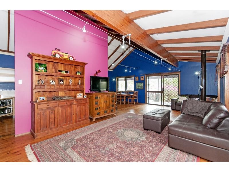 2 Banksia Drive, Mount Crosby QLD 4306