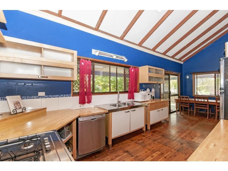 2 Banksia Drive, Mount Crosby QLD 4306