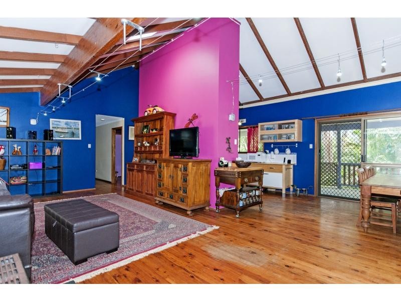 2 Banksia Drive, Mount Crosby QLD 4306