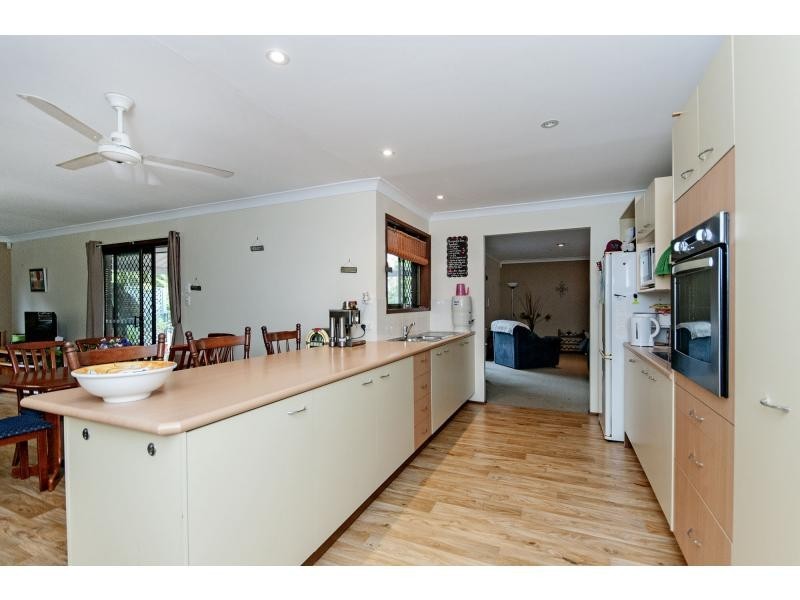 77 Leichhardt Crescent, Barellan Point QLD 4306