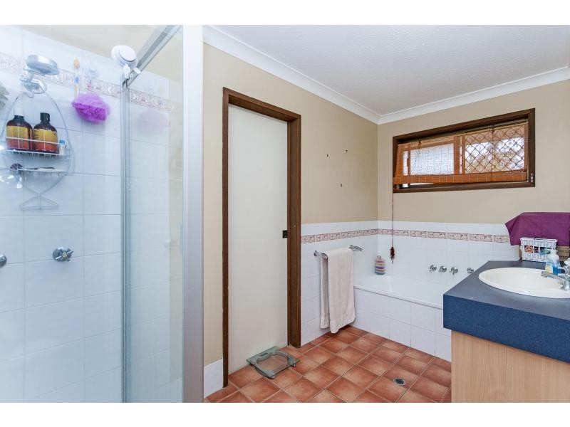 77 Leichhardt Crescent, Barellan Point QLD 4306