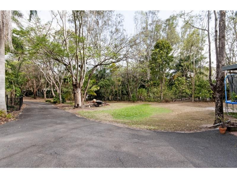 77 Leichhardt Crescent, Barellan Point QLD 4306