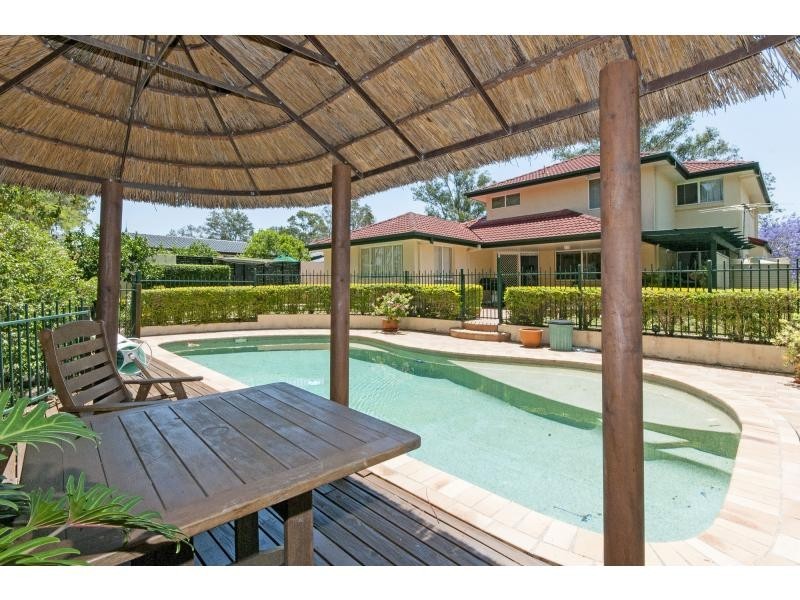 10 Mt Ommaney Drive, Jindalee QLD 4074