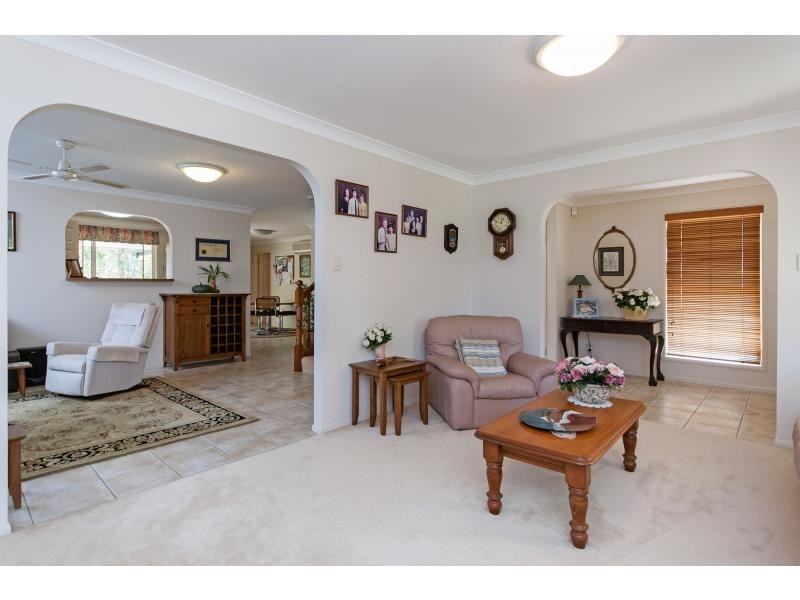 10 Mt Ommaney Drive, Jindalee QLD 4074