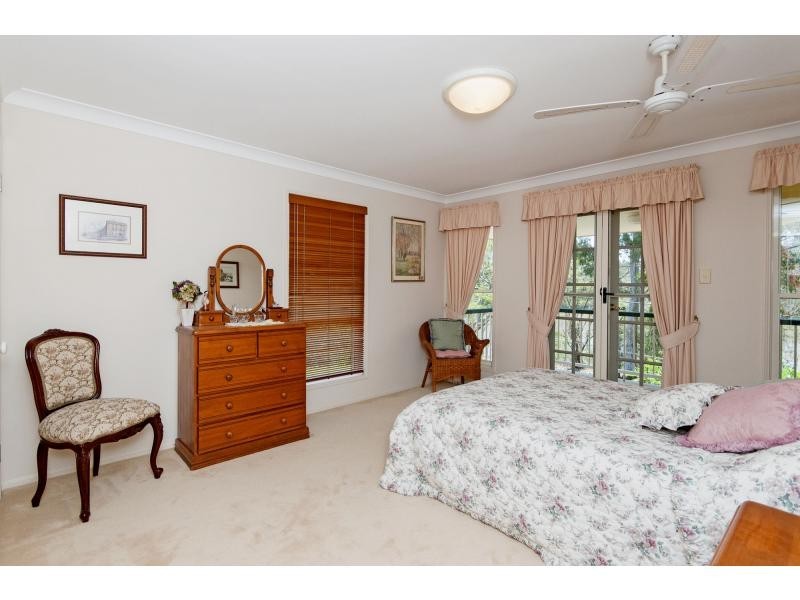 10 Mt Ommaney Drive, Jindalee QLD 4074