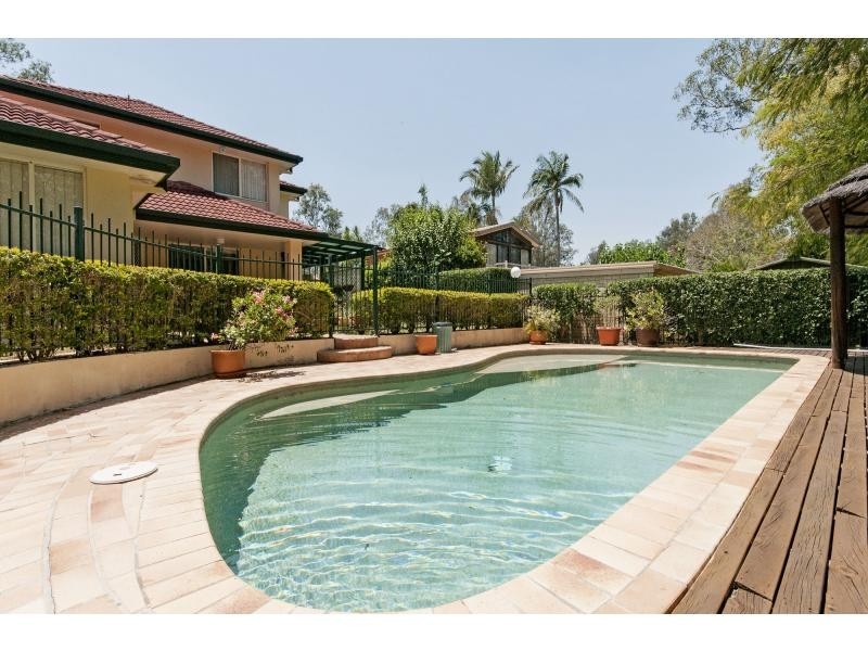 10 Mt Ommaney Drive, Jindalee QLD 4074