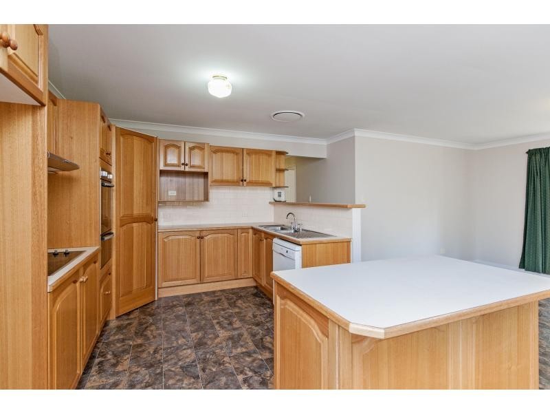 19 Emungerie Grove, Karana Downs QLD 4306