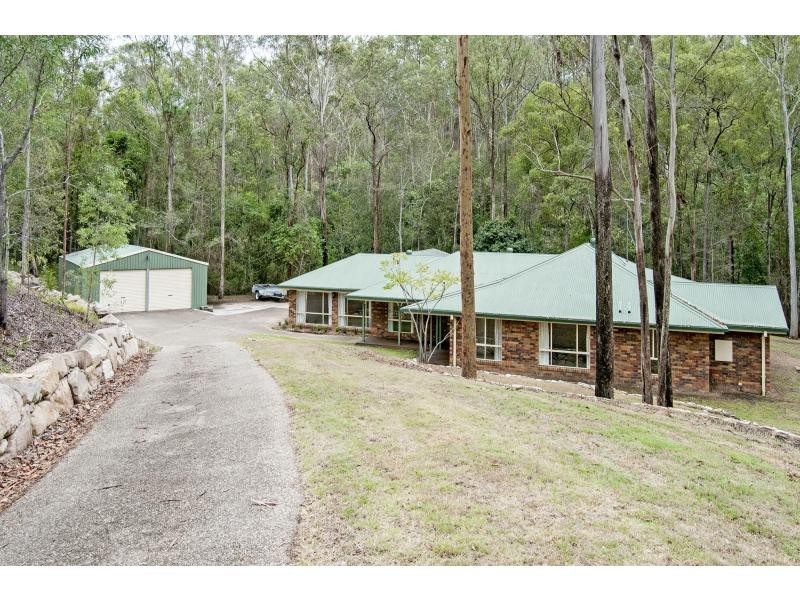 19 Emungerie Grove, Karana Downs QLD 4306