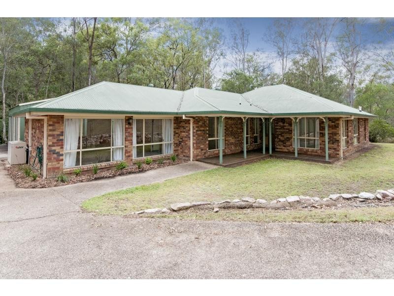 19 Emungerie Grove, Karana Downs QLD 4306