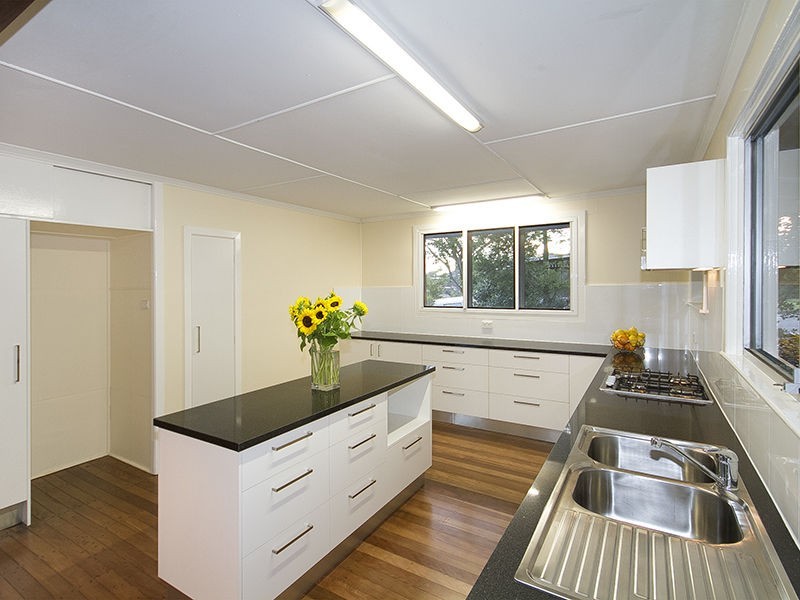 29 Blackstone Street, Indooroopilly QLD 4068