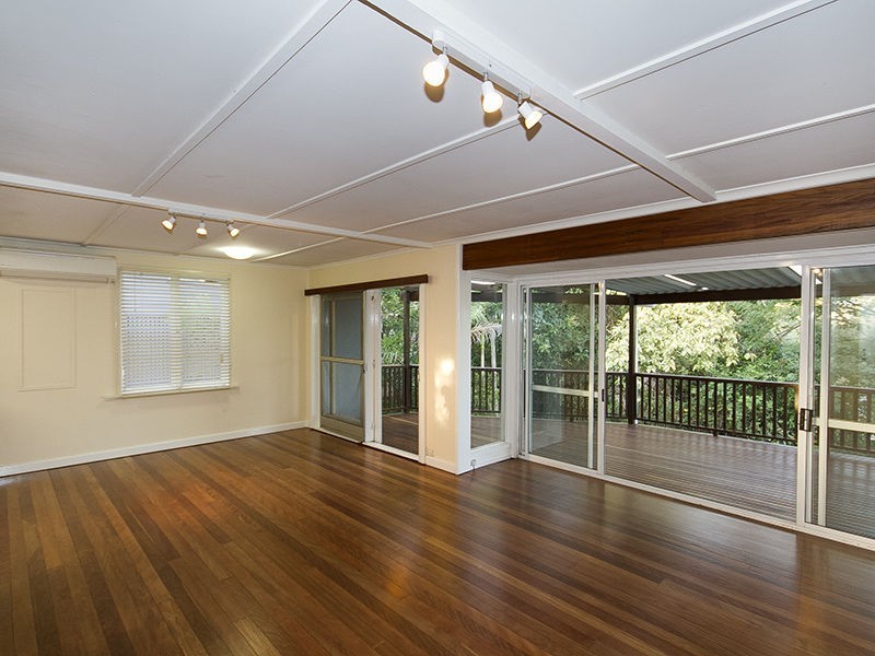 29 Blackstone Street, Indooroopilly QLD 4068