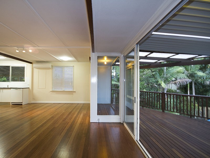 29 Blackstone Street, Indooroopilly QLD 4068