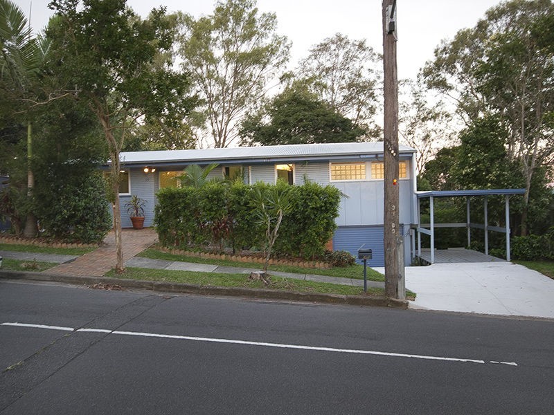 29 Blackstone Street, Indooroopilly QLD 4068