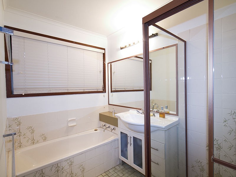 26 Hazelton Street, Riverhills QLD 4074