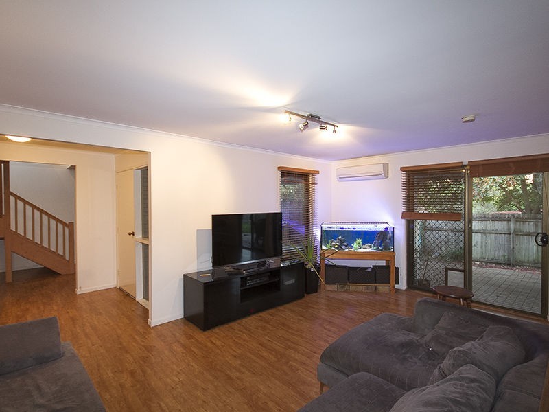 26 Hazelton Street, Riverhills QLD 4074