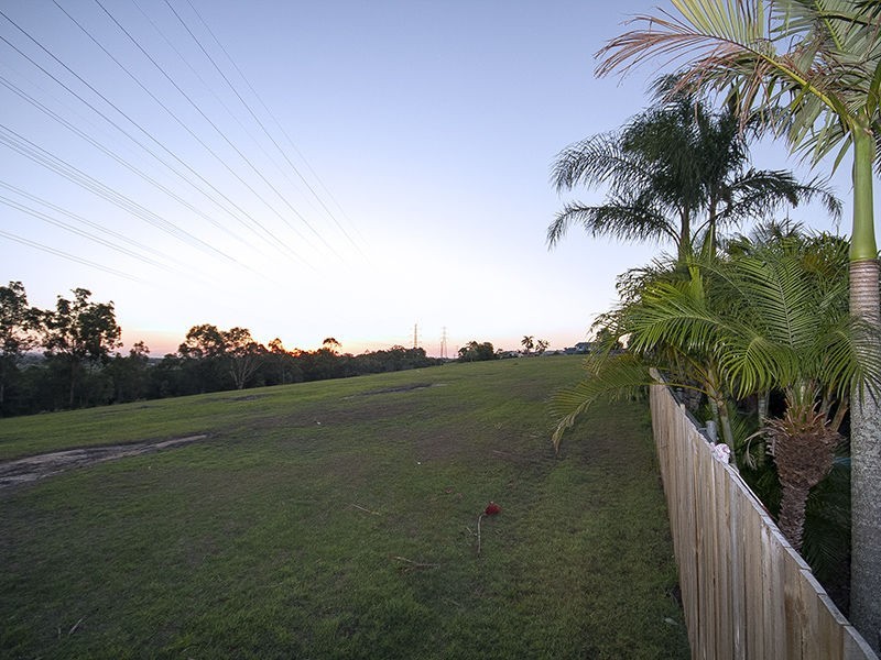 26 Hazelton Street, Riverhills QLD 4074