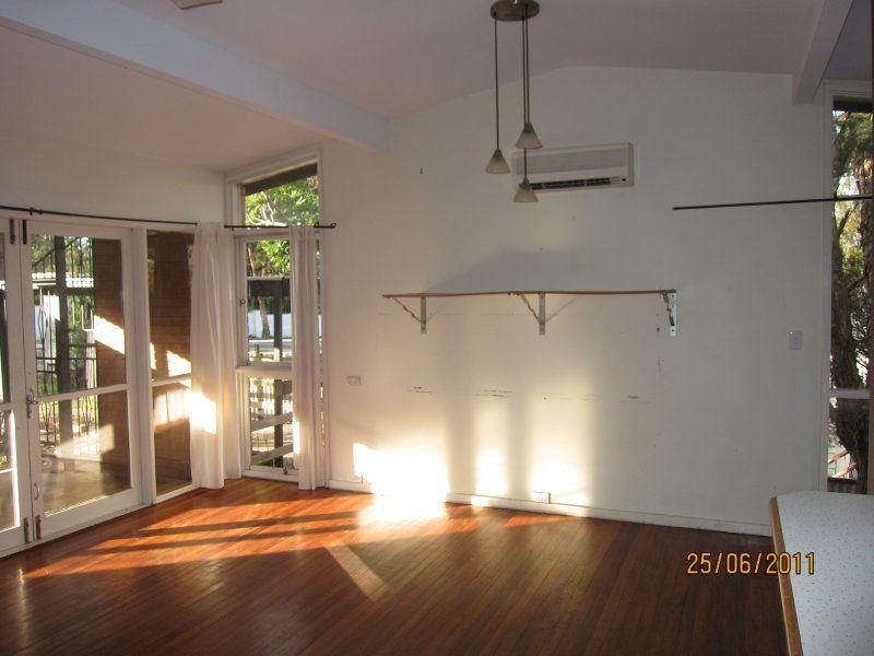 Seventeen Mile Rocks QLD 4073