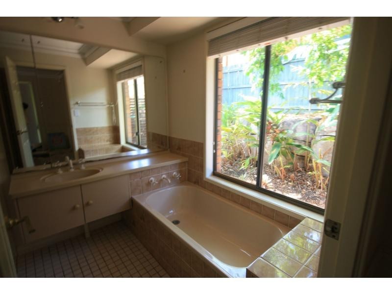 Sinnamon Park QLD 4073