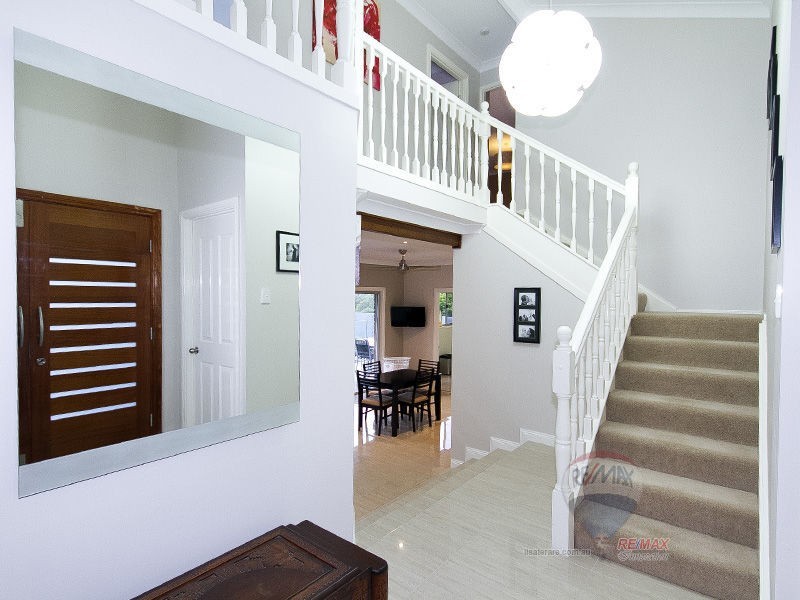 23 Rani Close, Mount Ommaney QLD 4074