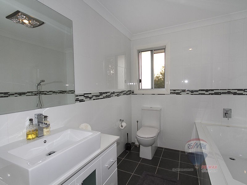 23 Rani Close, Mount Ommaney QLD 4074