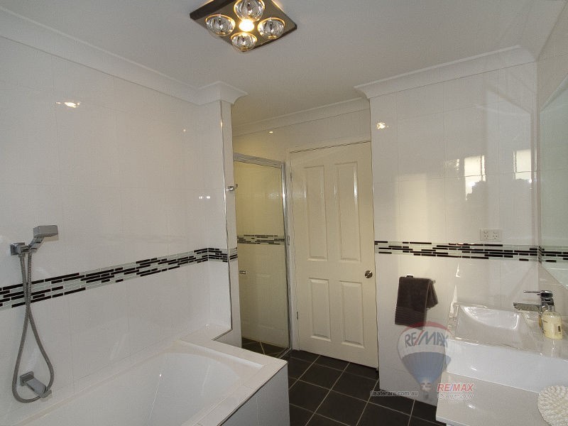 23 Rani Close, Mount Ommaney QLD 4074