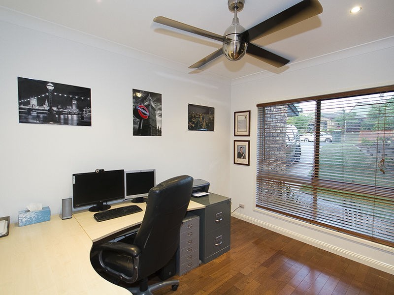 23 Rani Close, Mount Ommaney QLD 4074