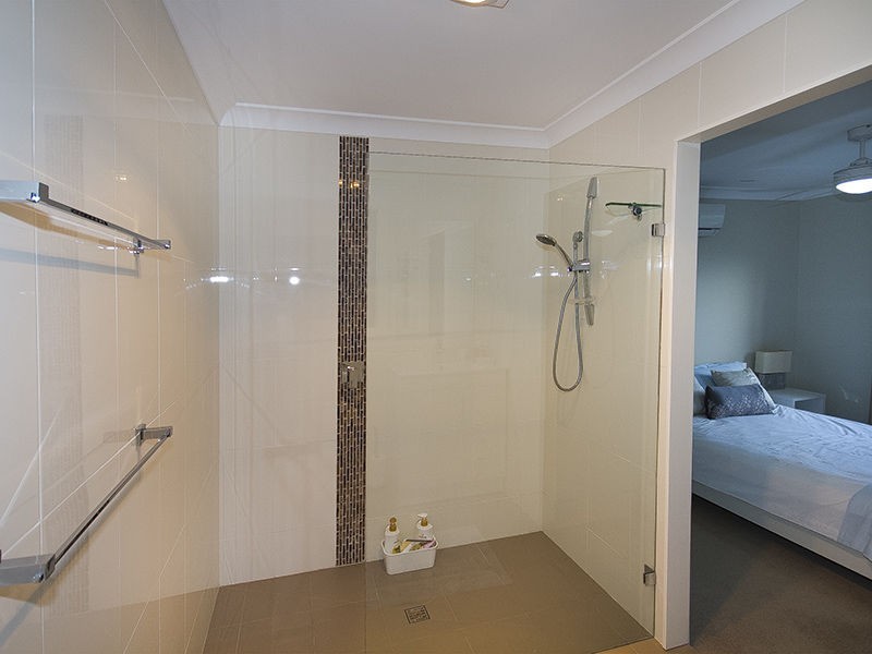 23 Rani Close, Mount Ommaney QLD 4074