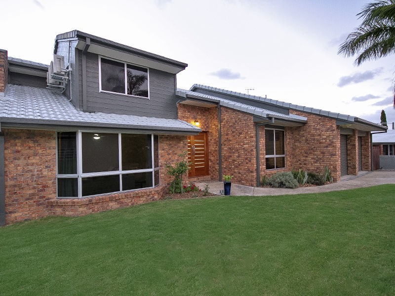 23 Rani Close, Mount Ommaney QLD 4074