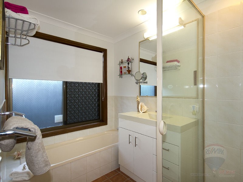 Mount Ommaney QLD 4074