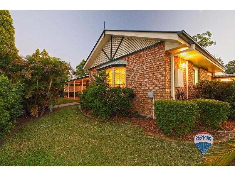 16 Sandalwood Street, Sinnamon Park QLD 4073