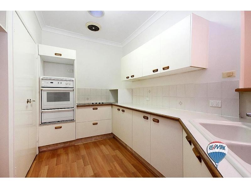16 Sandalwood Street, Sinnamon Park QLD 4073