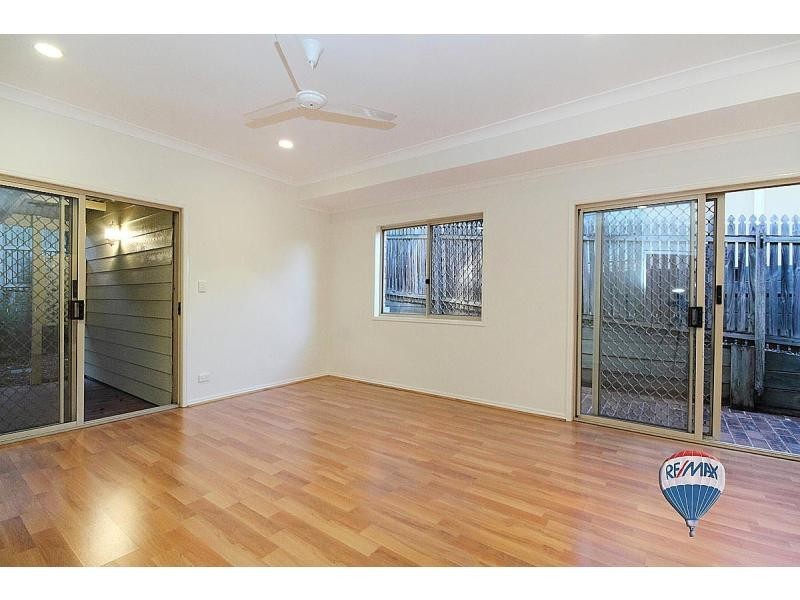 16 Sandalwood Street, Sinnamon Park QLD 4073
