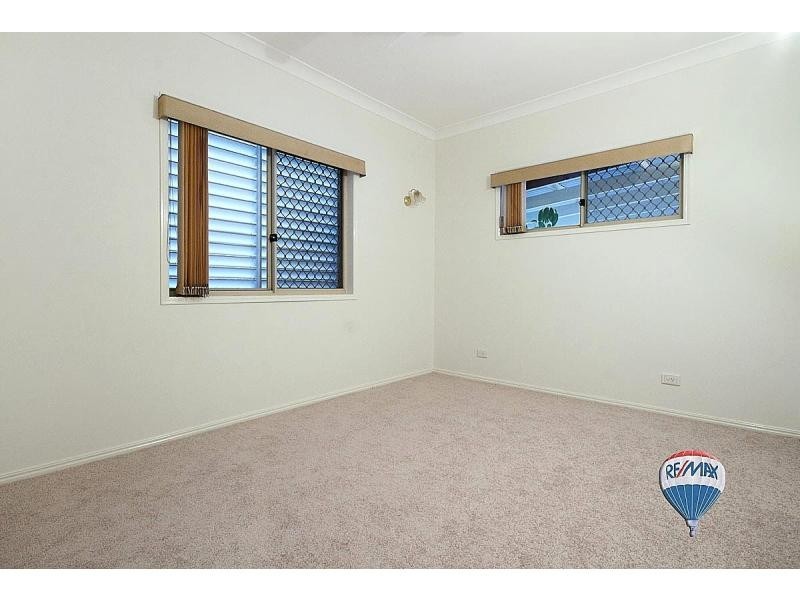 16 Sandalwood Street, Sinnamon Park QLD 4073