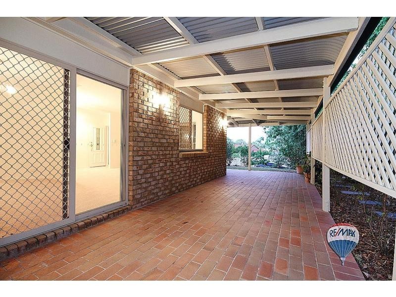 16 Sandalwood Street, Sinnamon Park QLD 4073