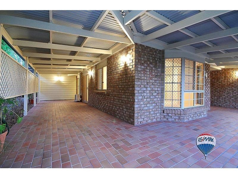 16 Sandalwood Street, Sinnamon Park QLD 4073