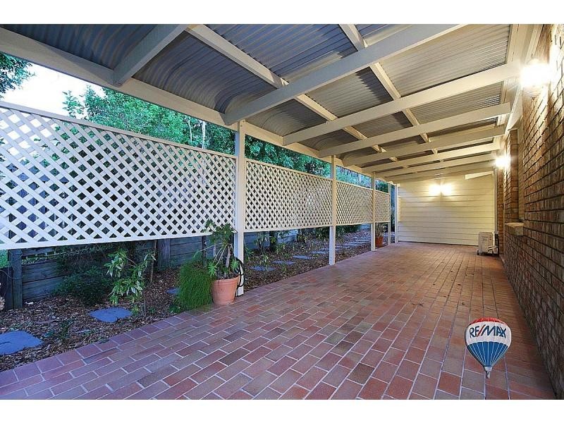 16 Sandalwood Street, Sinnamon Park QLD 4073