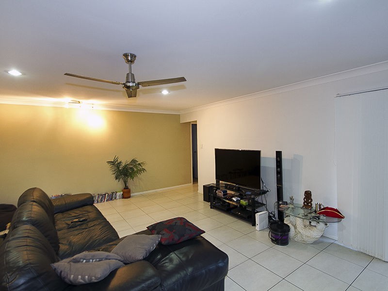 13 Clydesdale Place, Sumner QLD 4074