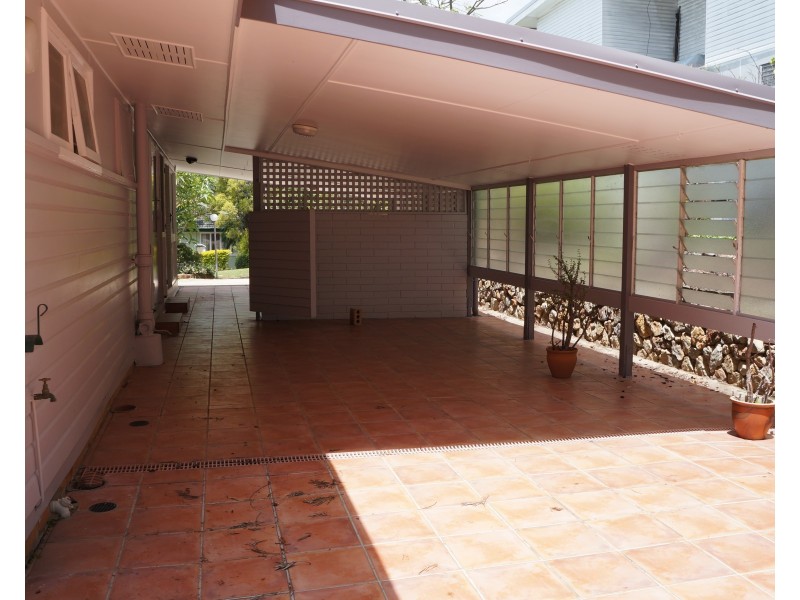 9 Darreba Street, Kenmore QLD 4069