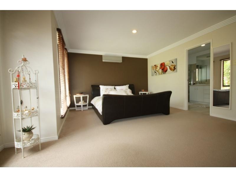 18 Parkside Place, Forest Lake QLD 4078