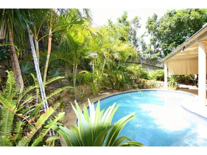 15 Elamang Close, Sinnamon Park QLD 4073