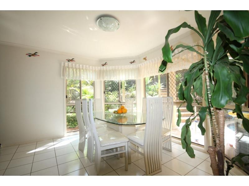 15 Elamang Close, Sinnamon Park QLD 4073