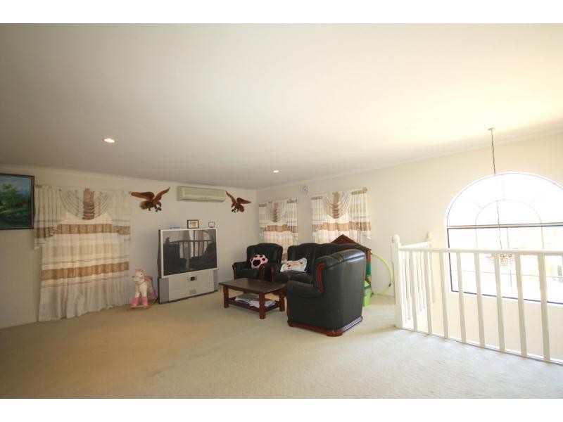 15 Elamang Close, Sinnamon Park QLD 4073