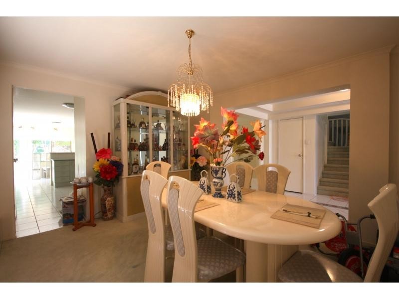 15 Elamang Close, Sinnamon Park QLD 4073