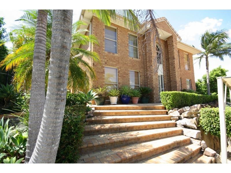 15 Elamang Close, Sinnamon Park QLD 4073