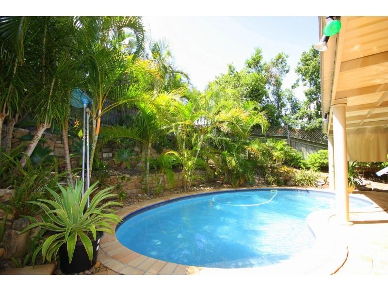 15 Elamang Close, Sinnamon Park QLD 4073