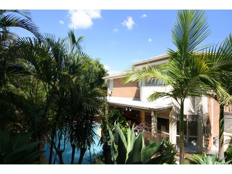 15 Elamang Close, Sinnamon Park QLD 4073