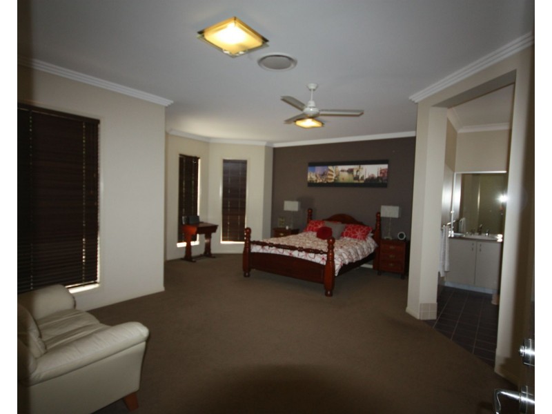 48 Triandra Place, Pullenvale QLD 4069