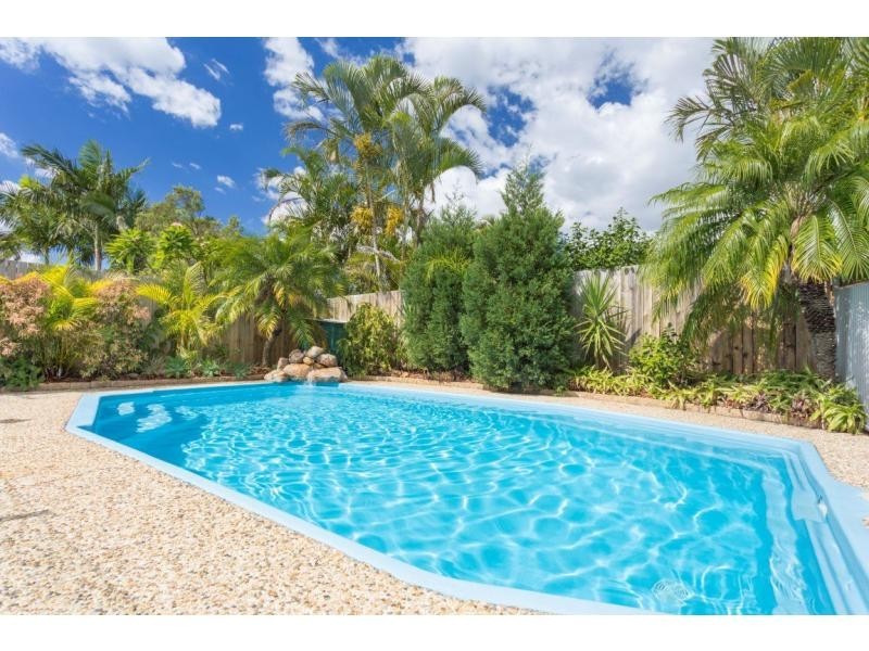 8 Rani Close, Mount Ommaney QLD 4074