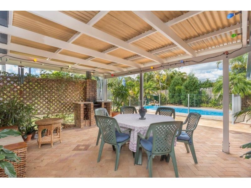 8 Rani Close, Mount Ommaney QLD 4074