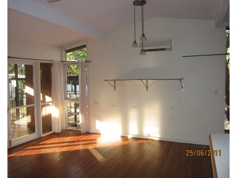 136 Seventeen Mile Rocks Road, Seventeen Mile Rocks QLD 4073